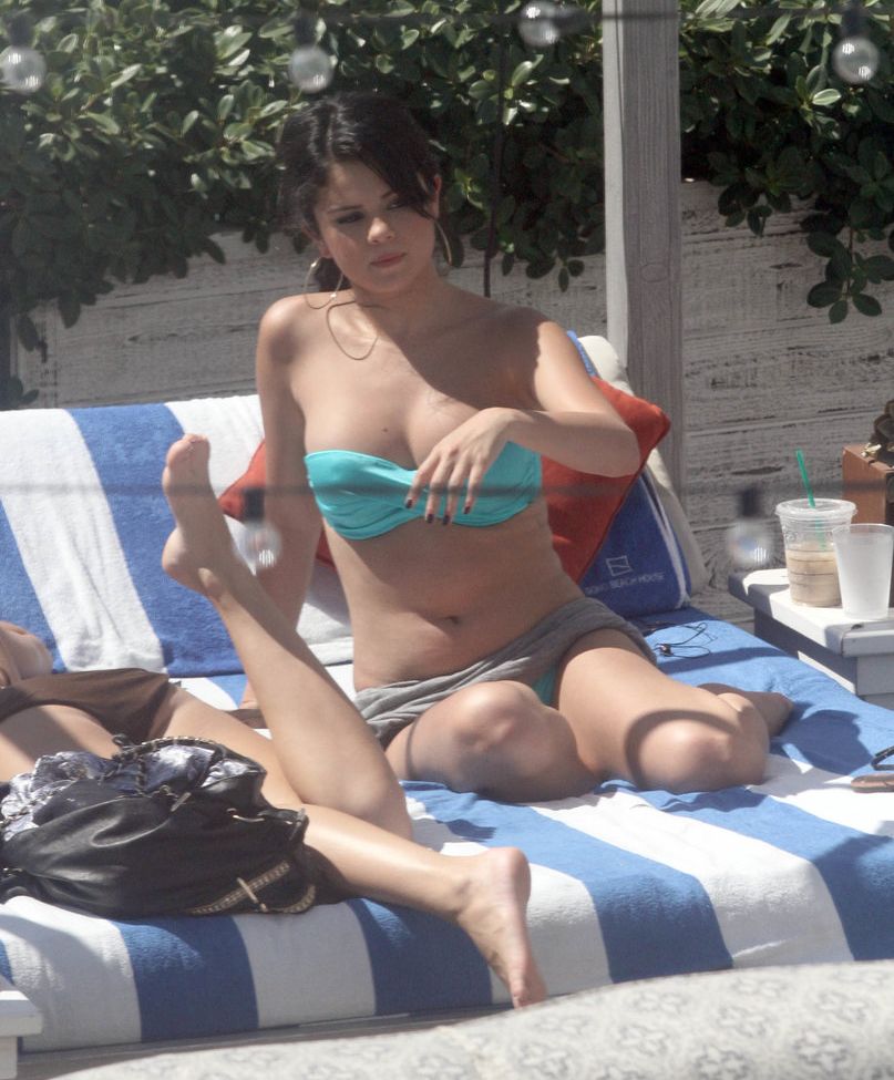 Selena Gomez nude #107579069