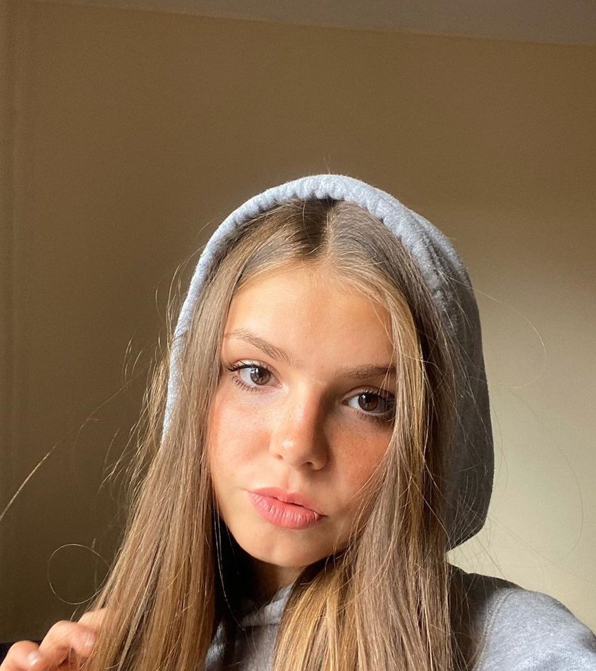 Lena Gross nackt #108984848