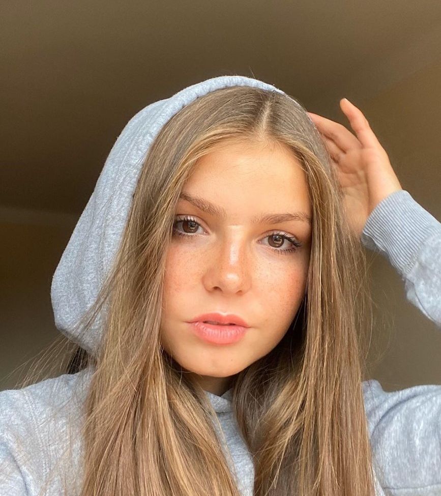 Lena Gross nackt #108984851