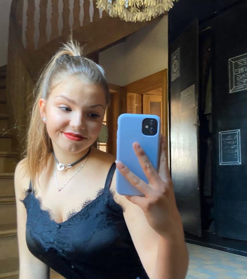 Lena Gross nackt #108984868