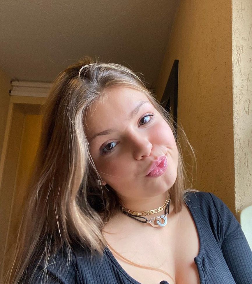 Lena Gross nackt #108984874