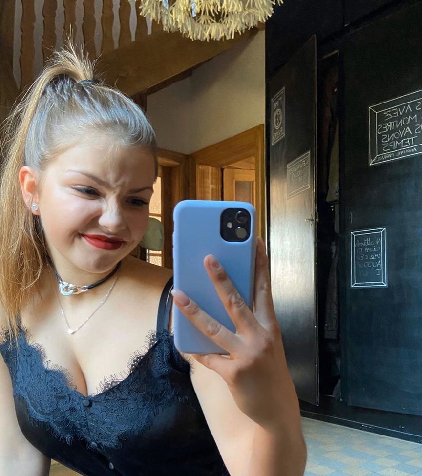 Lena Gross nackt #108984875