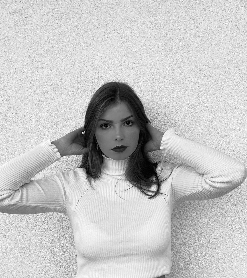 Lena Gross nackt #108984884