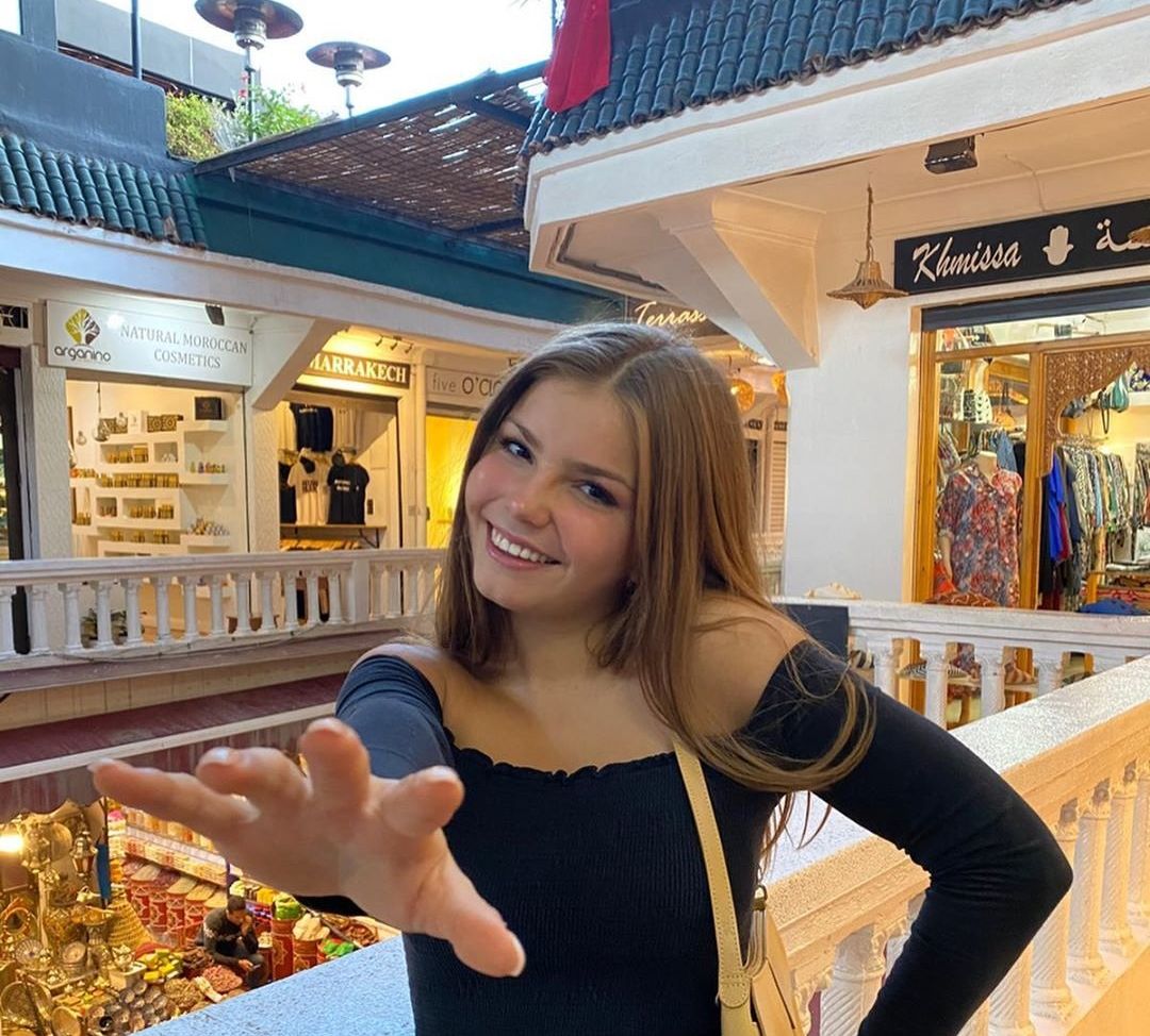 Lena Gross nackt #108984893