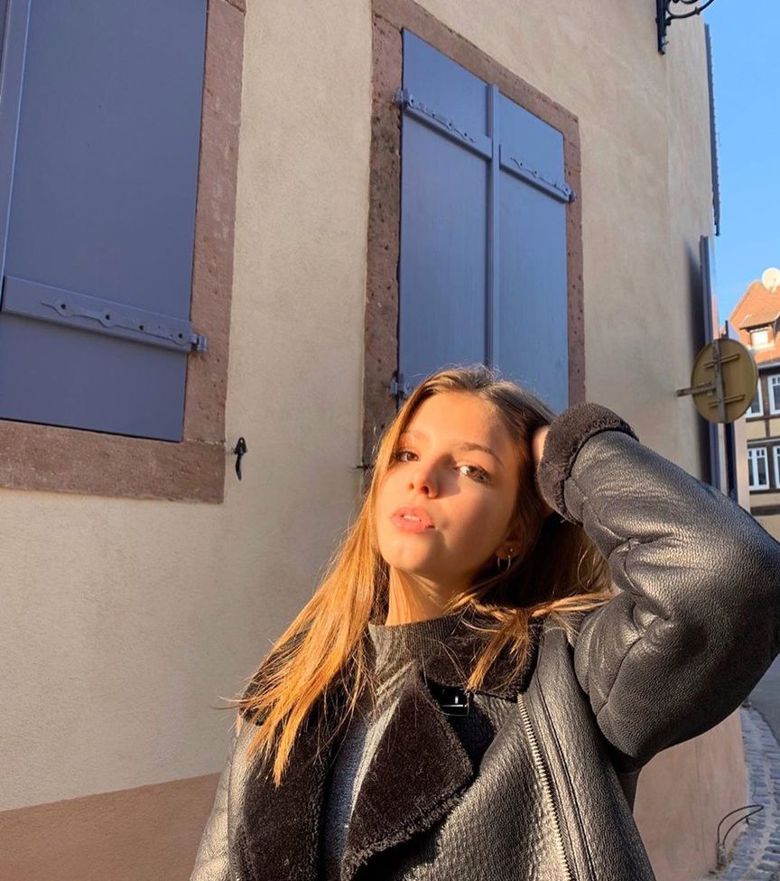 Lena Gross nackt #108984926