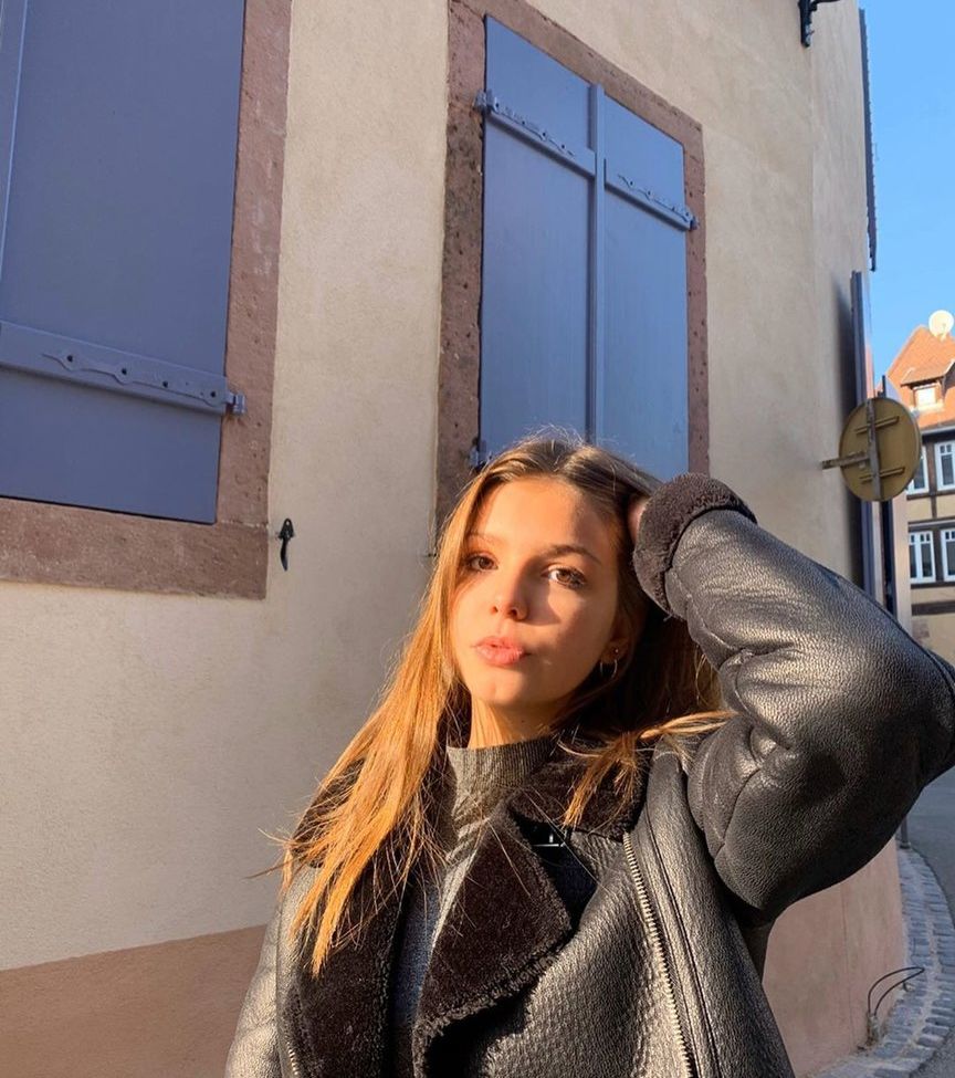 Lena Gross nackt #108984936