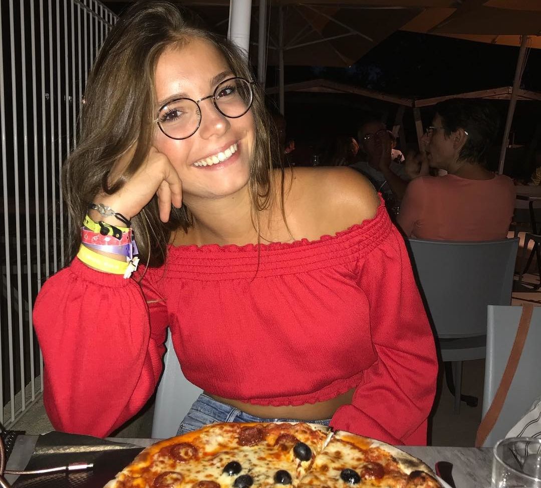 Lena Gross nackt #108984986