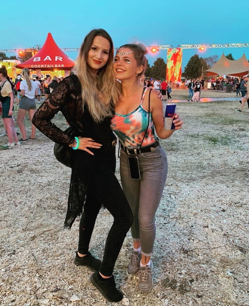 Festival schlampen
 #87553140