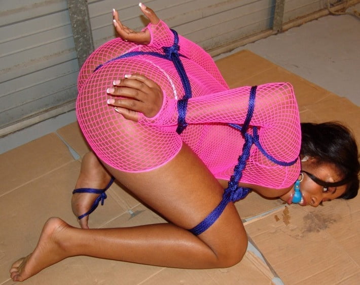 Esclavos sexuales negros
 #99811564