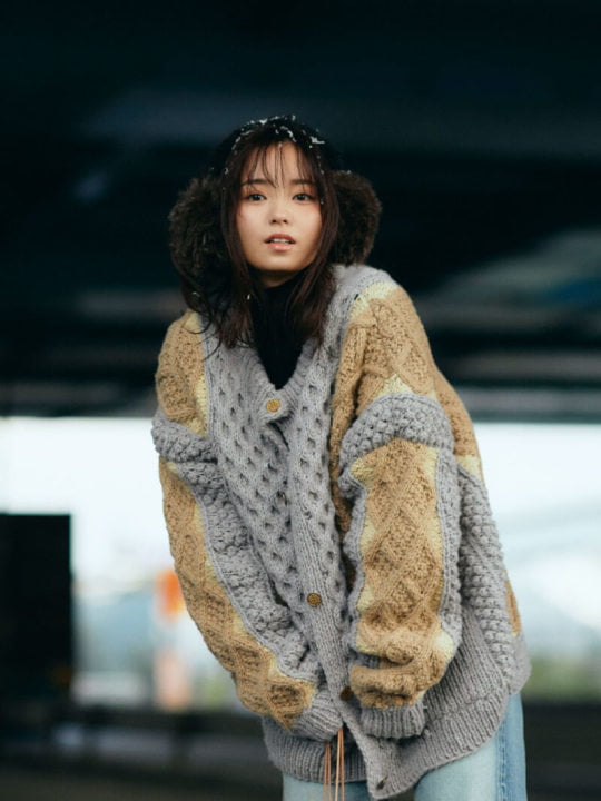 Chica asiática carga 4
 #105190501