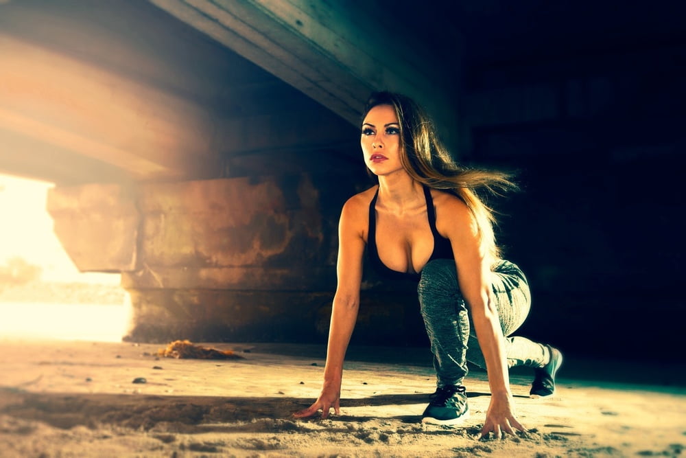 Chica asiática carga 4
 #105190606