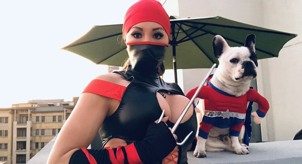 Chica asiática carga 4
 #105190679