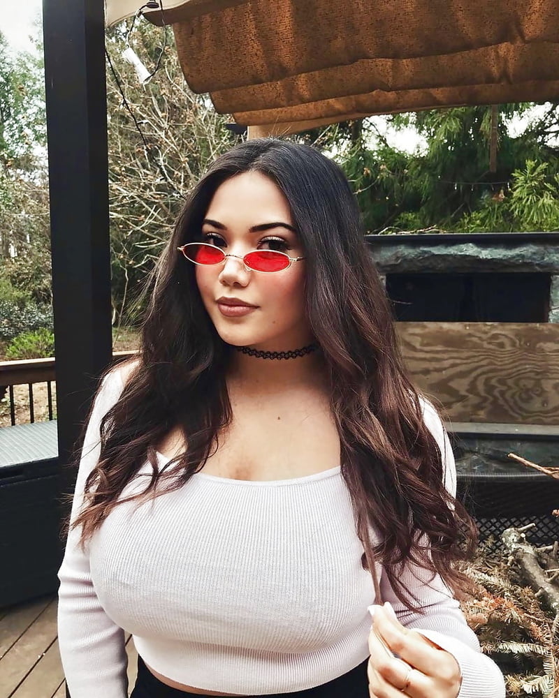 Chica asiática carga 4
 #105190835