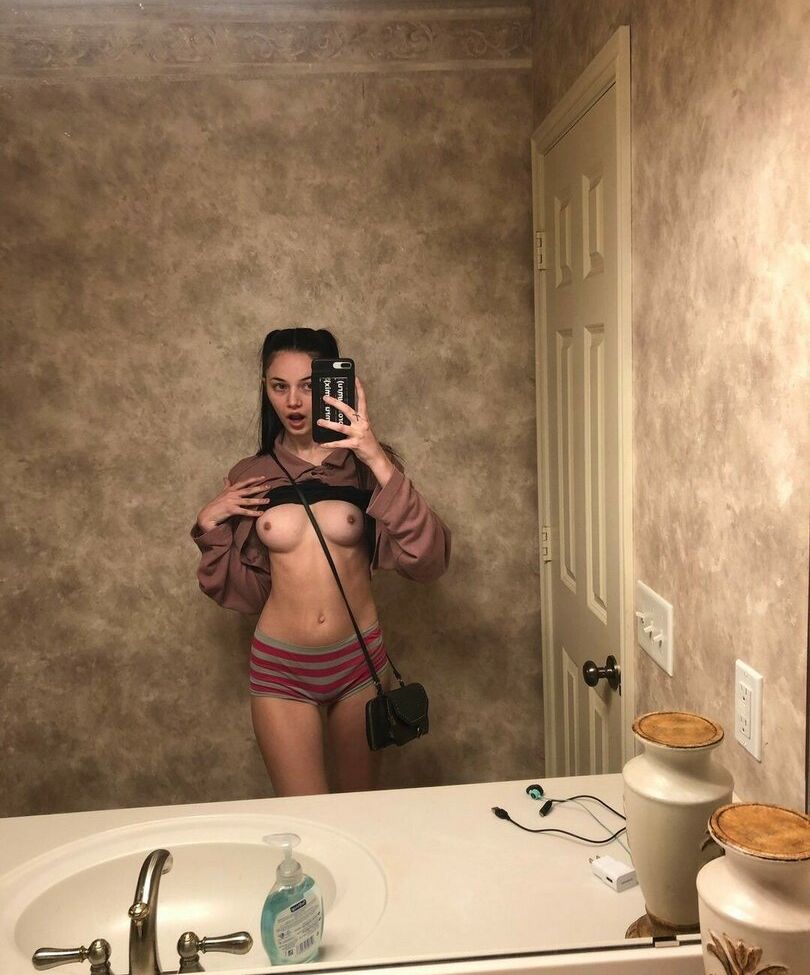 Rylrat nude #108435970