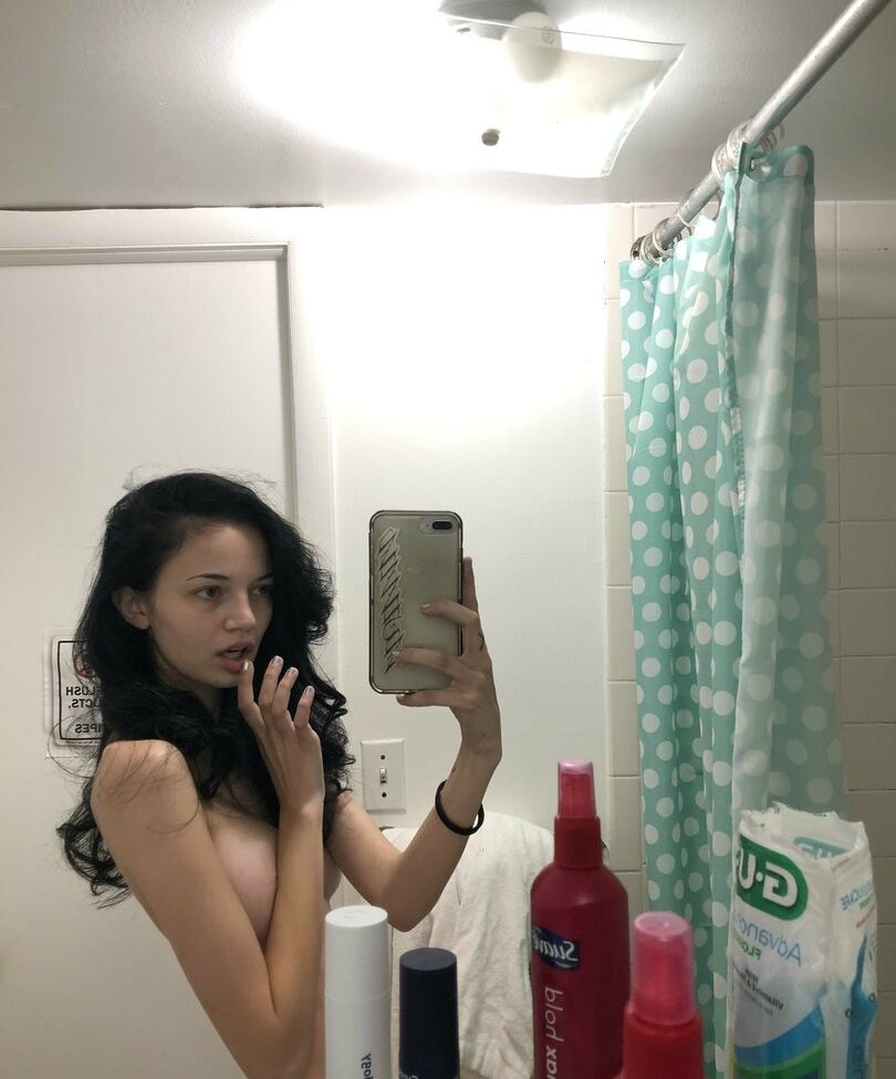 Rylrat desnuda #108436003