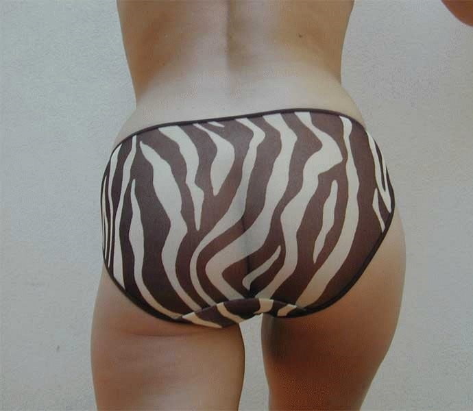 Maduras con bragas en el culo
 #91179854