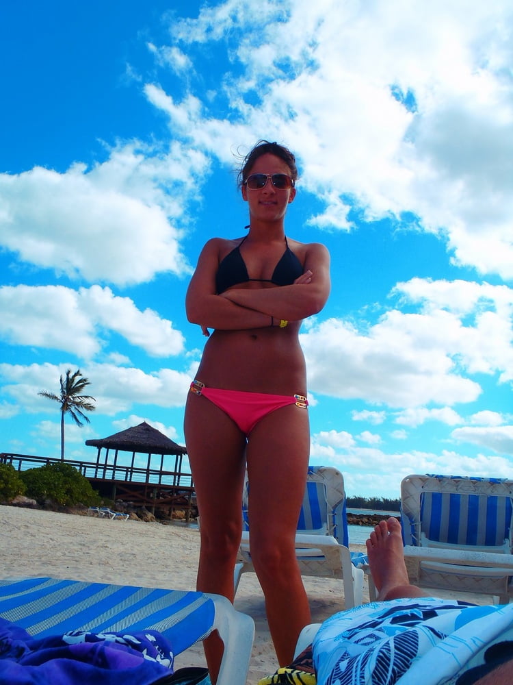 休暇中のセクシーな女性たち
 #103180247