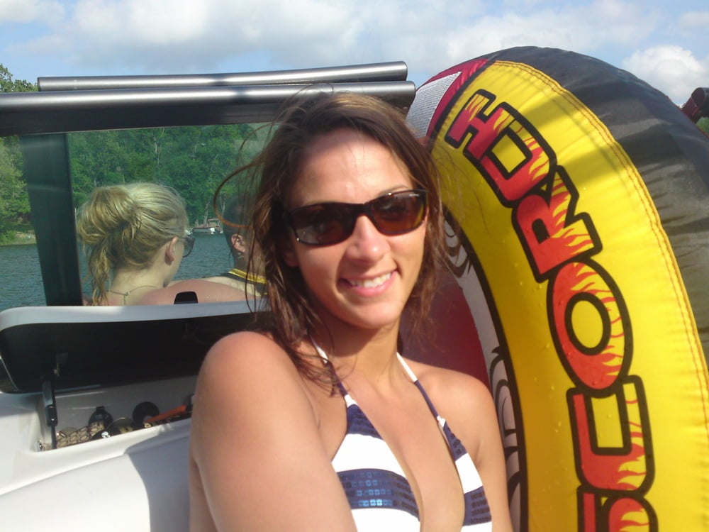 休暇中のセクシーな女性たち
 #103180256