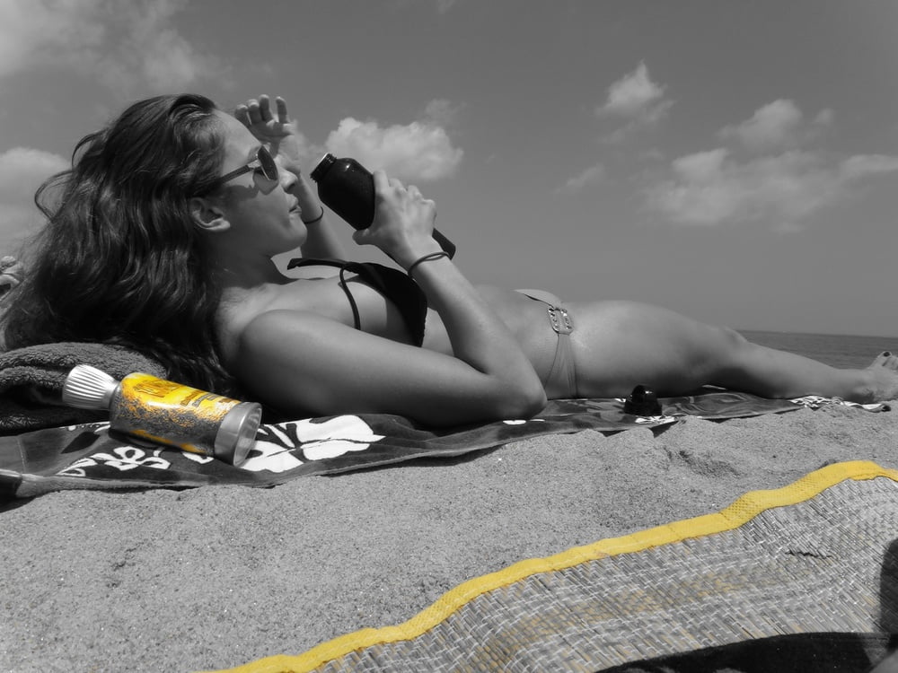 休暇中のセクシーな女性たち
 #103180277