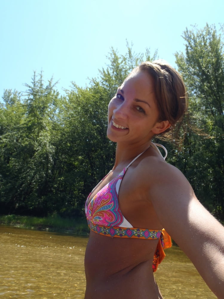 休暇中のセクシーな女性たち
 #103180285