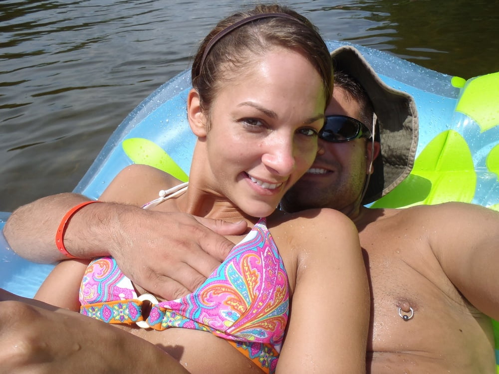 休暇中のセクシーな女性たち
 #103180287