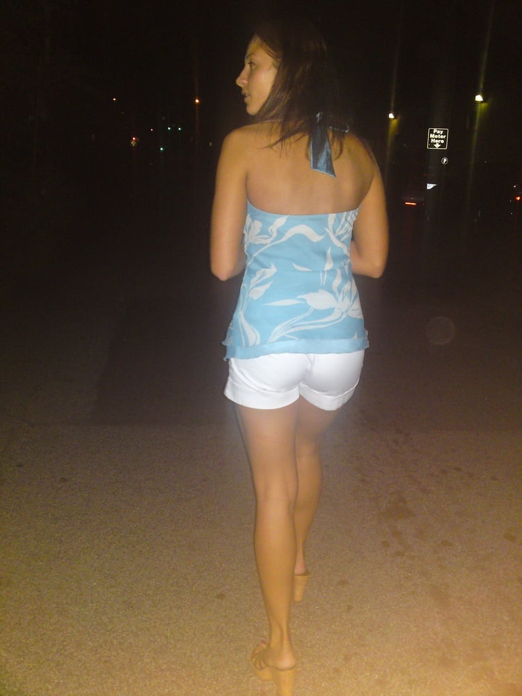 休暇中のセクシーな女性たち
 #103180300