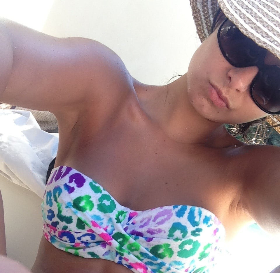 休暇中のセクシーな女性たち
 #103180302