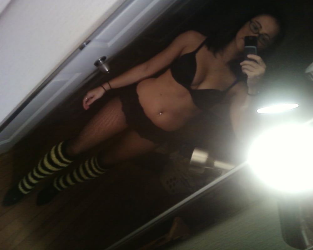 休暇中のセクシーな女性たち
 #103180320