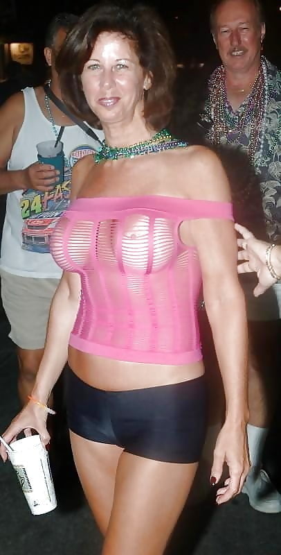 Reif gekleidet wie Schlampen 20
 #97063427