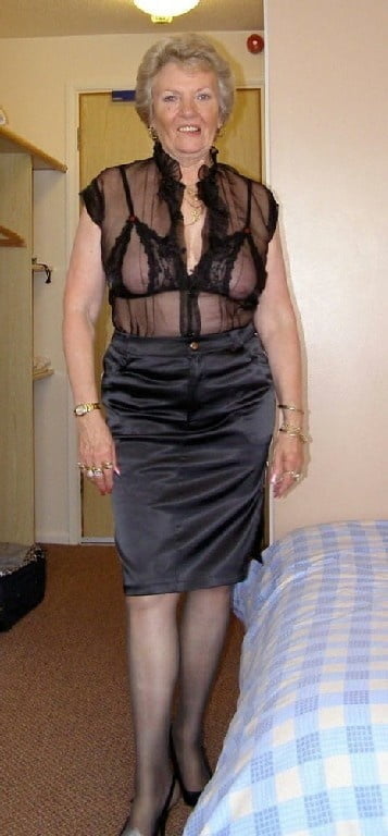 Reif gekleidet wie Schlampen 20
 #97063448