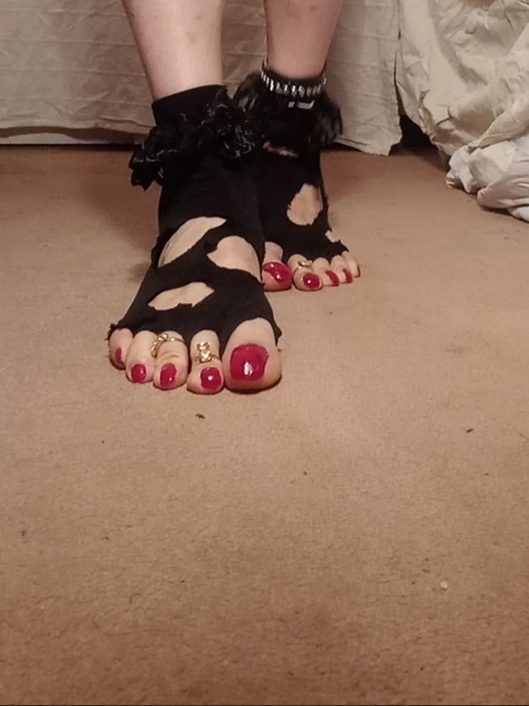 Linda ts red toenails in fishnet socks #107102843