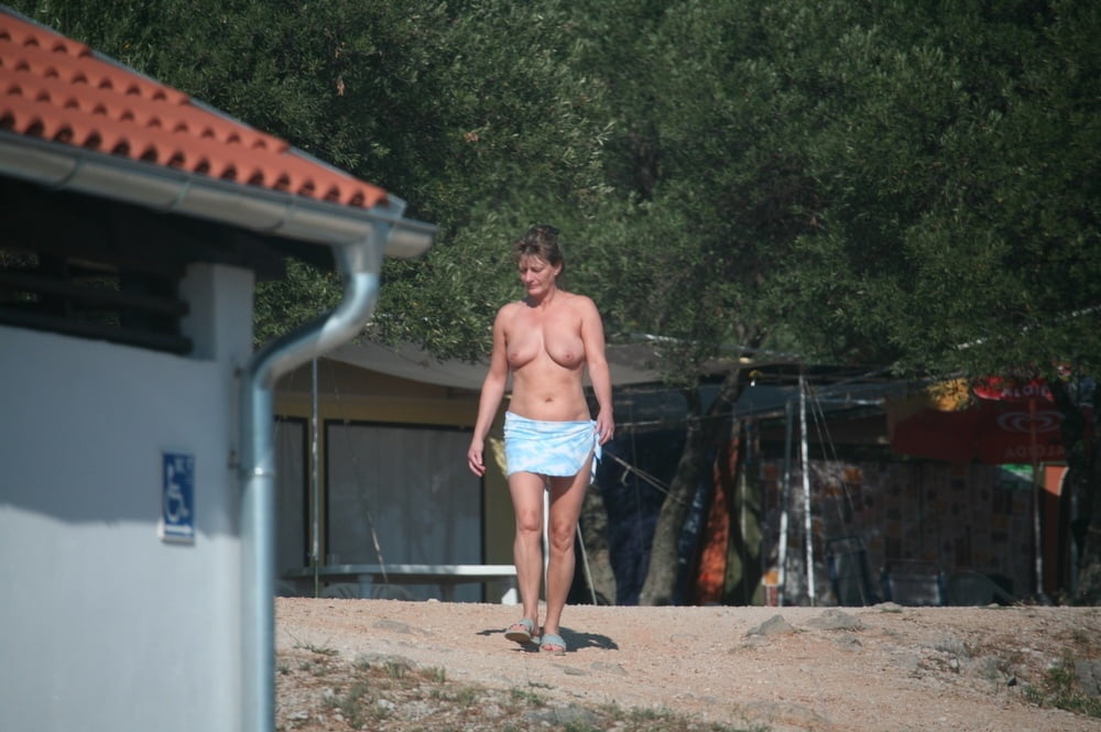 Milf nude da fkk resort croazia
 #106229148