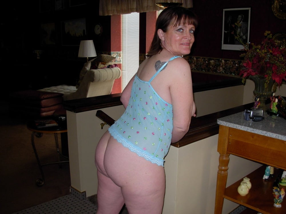 Shared Mature Whore Molly #95660260