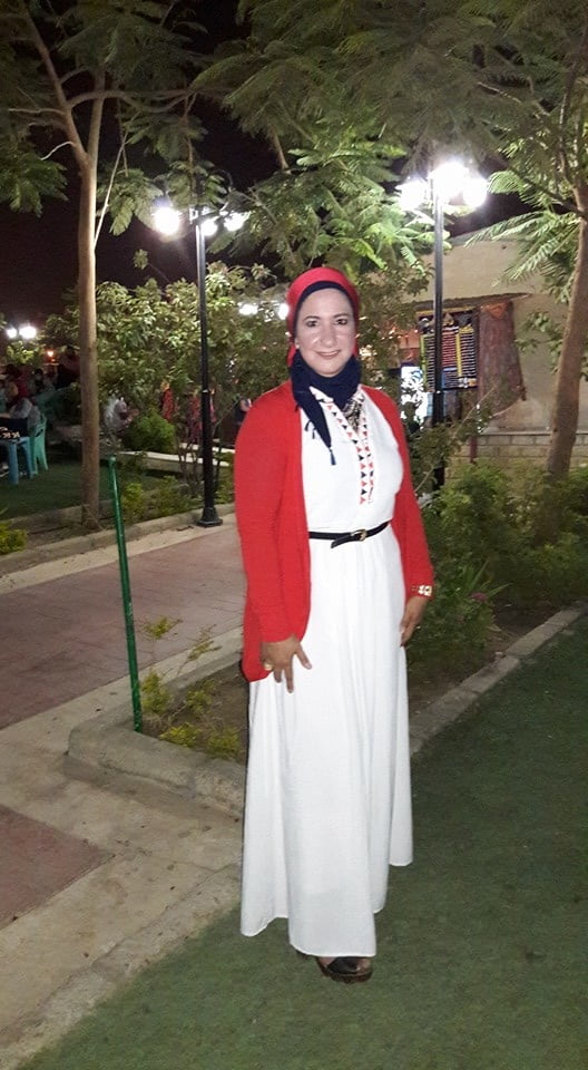 Hanaa - muslimische Hijabi heiße ägyptische Anwältin
 #79685359