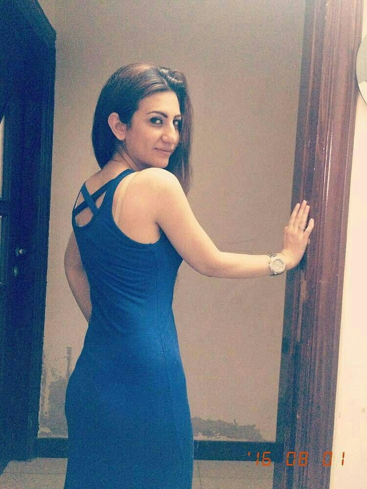 Iranisches schönes Mädchen nimmt nackte Selfies
 #90274939