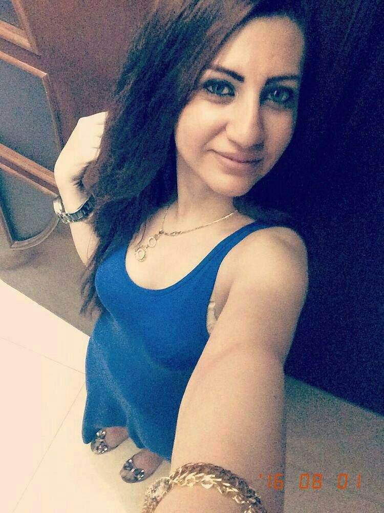 Iranisches schönes Mädchen nimmt nackte Selfies
 #90274945