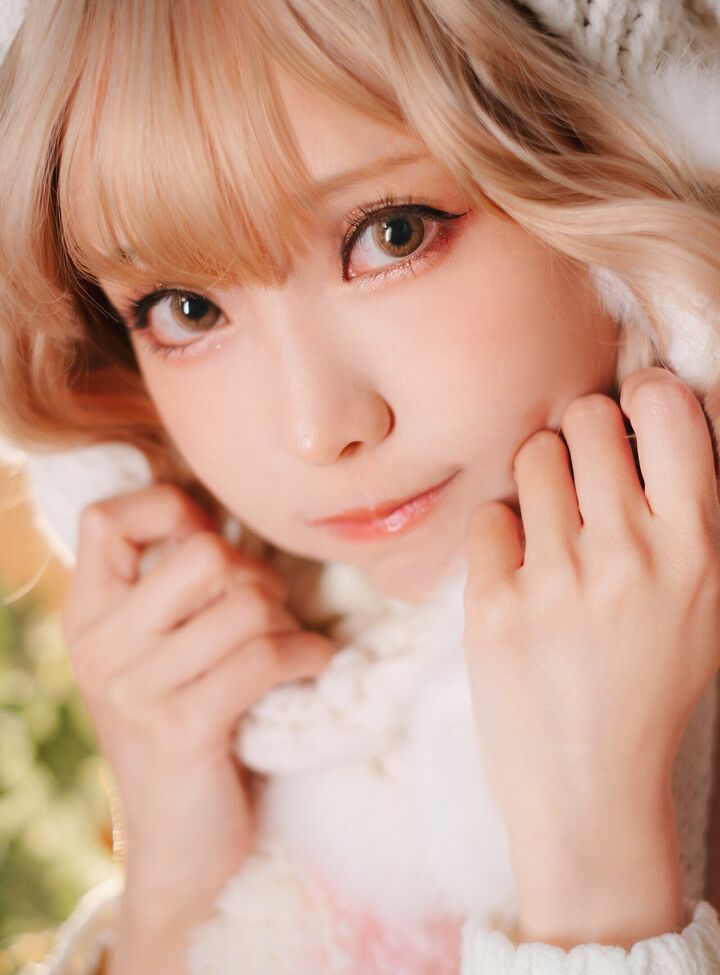 Eeelyeee nackt #108272296