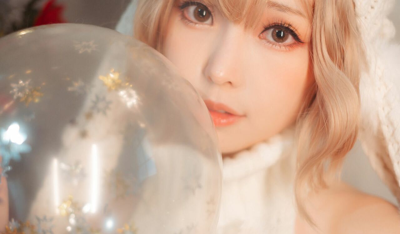 Eeelyeee nackt #108272311