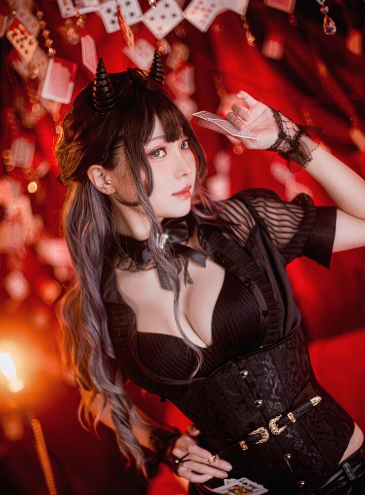 Eeelyeee nackt #108272375