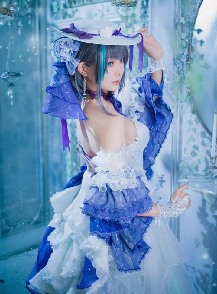 Eeelyeee nackt #108272399