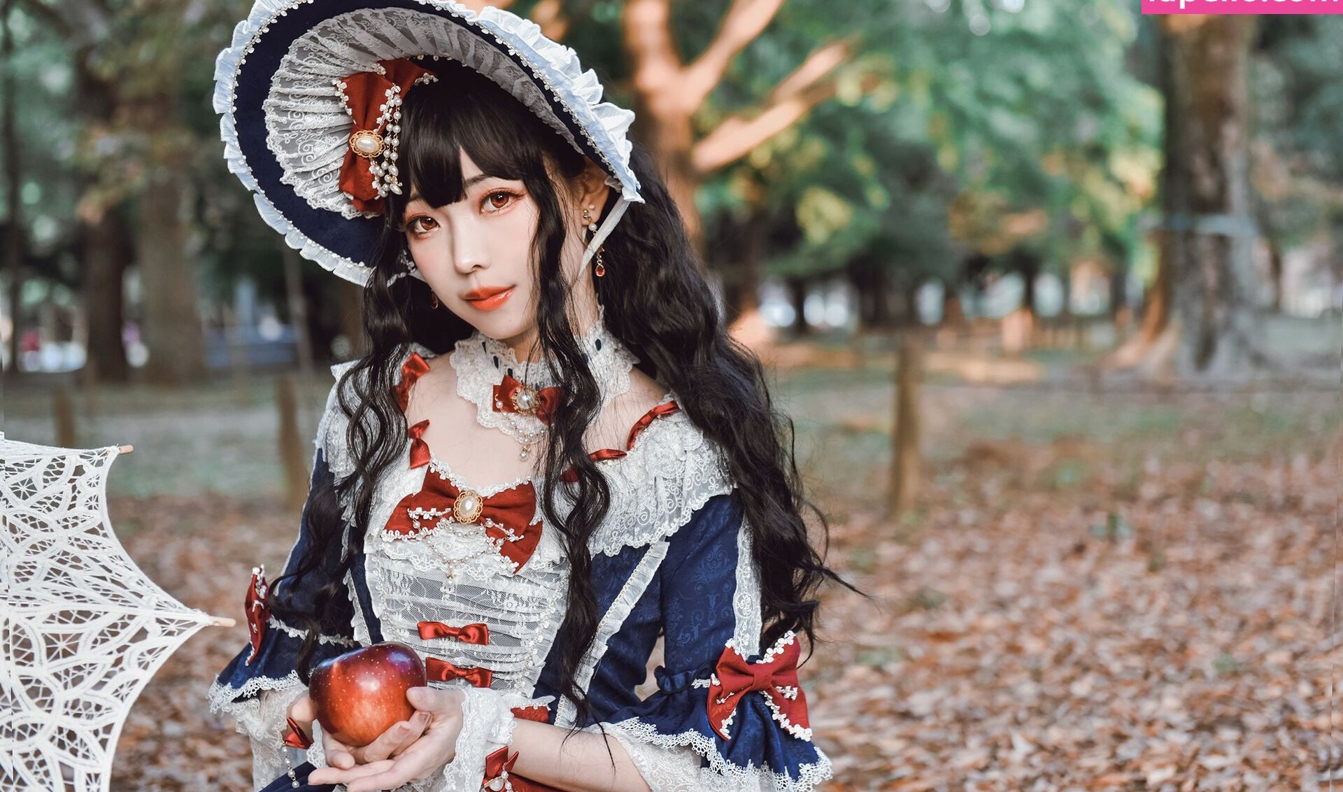 Eeelyeee nackt #108272425