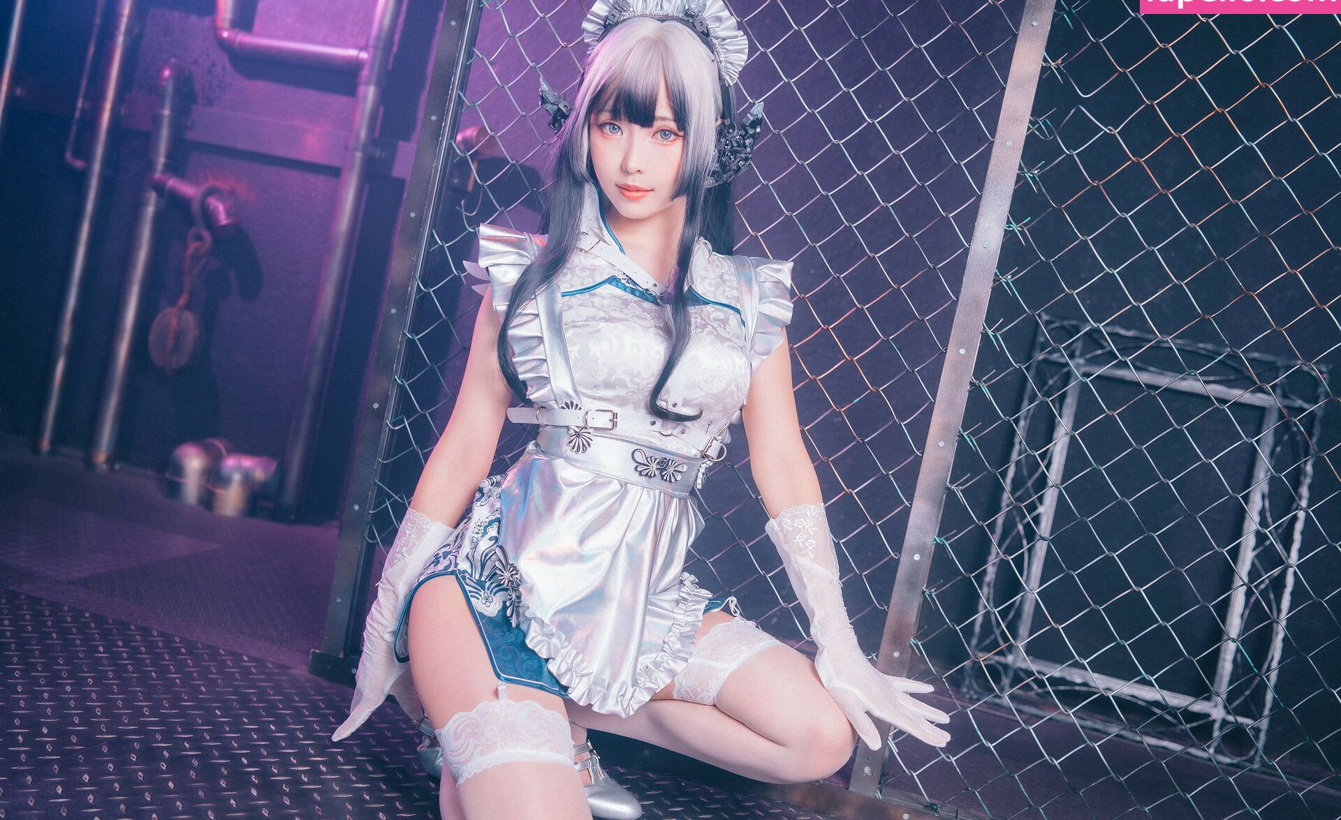 Eeelyeee nackt #108272435