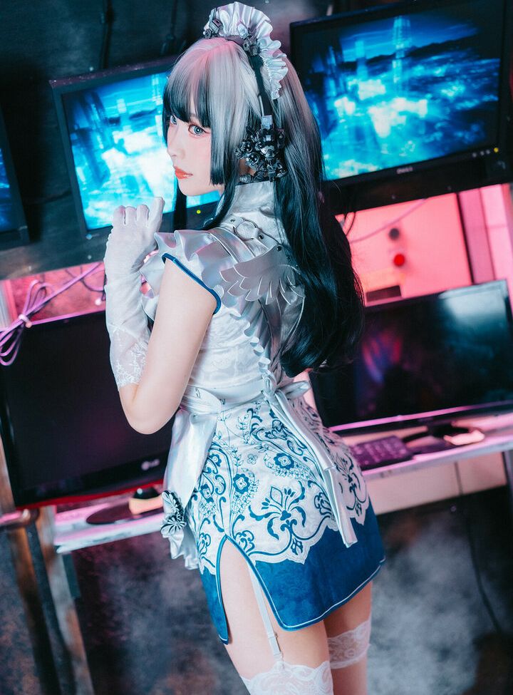 Eeelyeee nackt #108272448