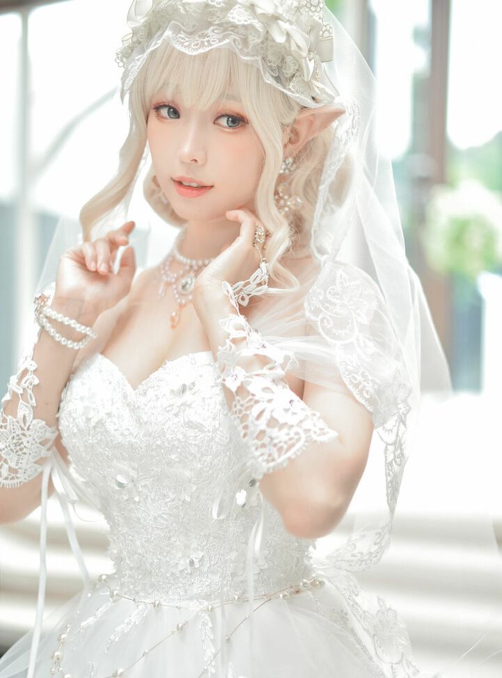 Eeelyeee nackt #108272487