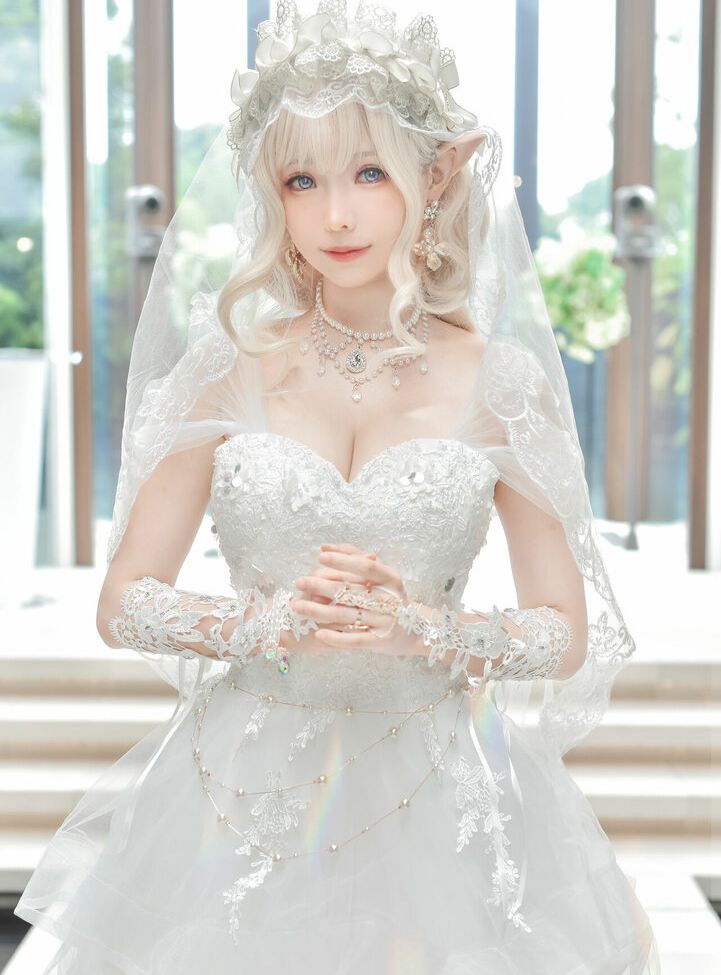 Eeelyeee nackt #108272499