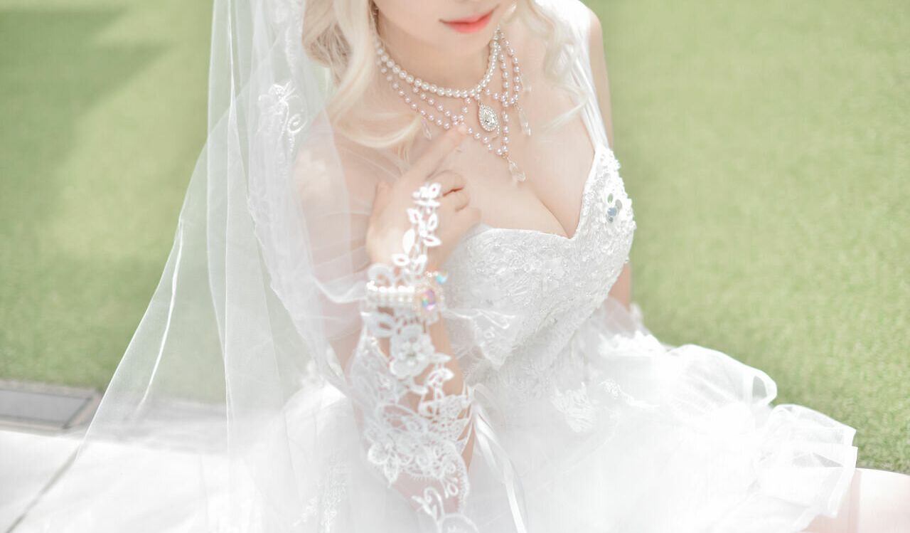 Eeelyeee nackt #108272520