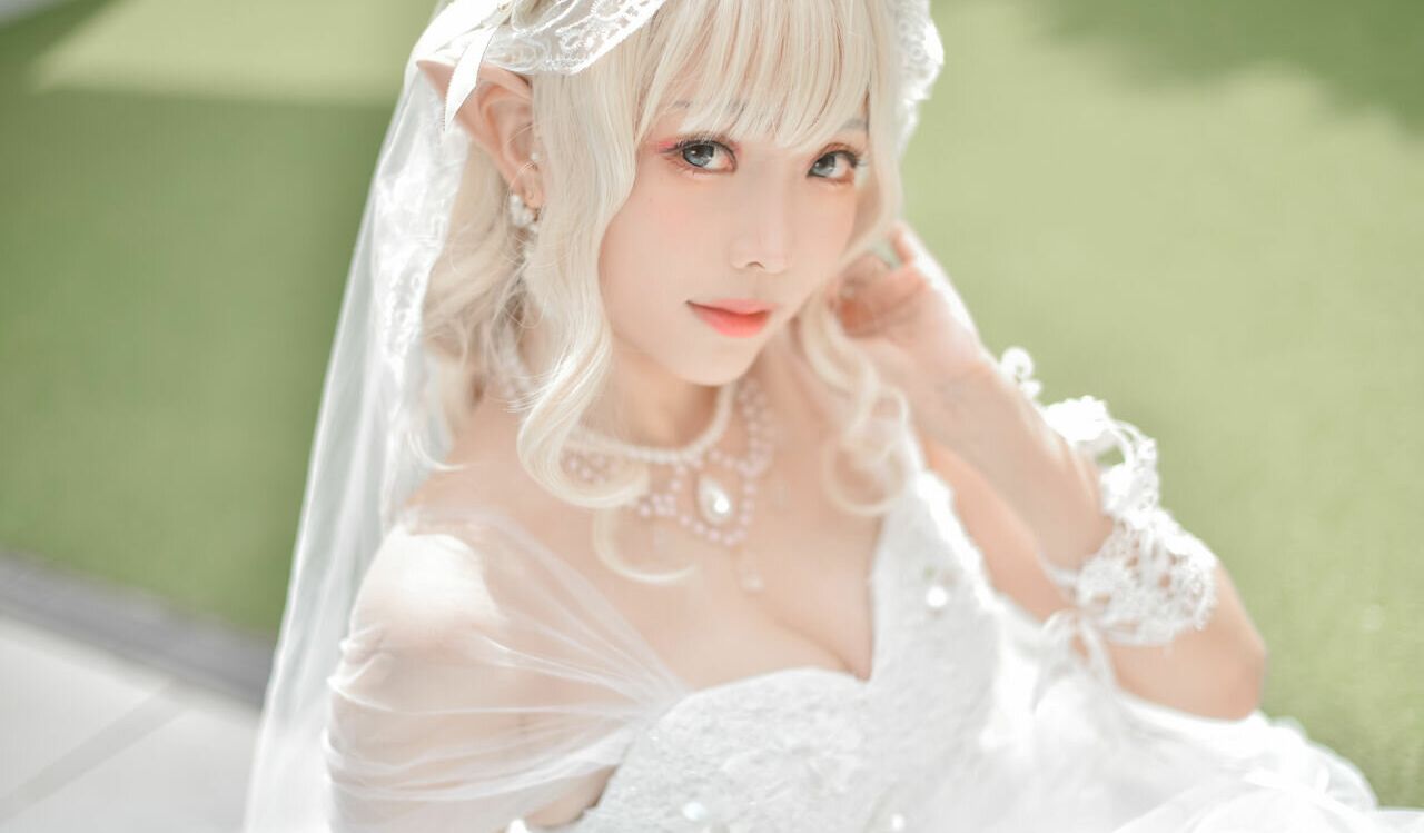 Eeelyeee nackt #108272522