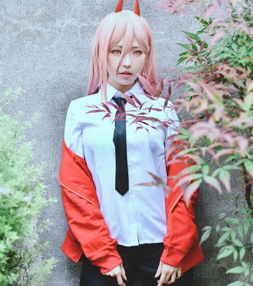 Eeelyeee nackt #108272525