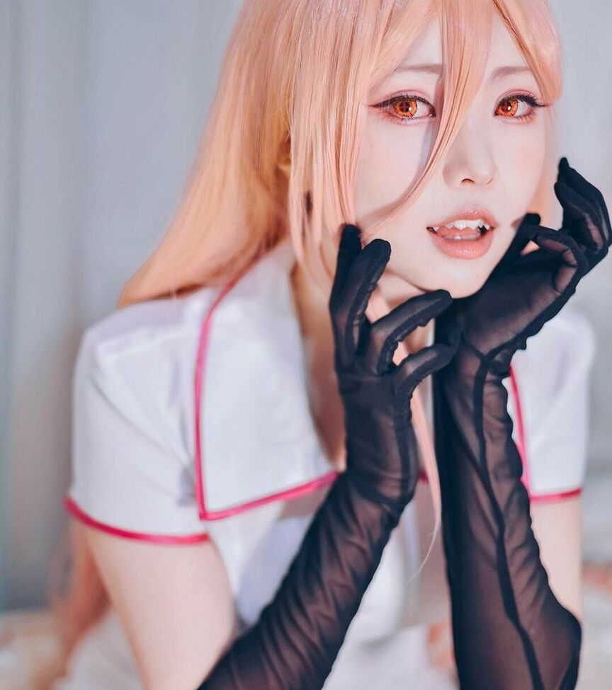 Eeelyeee nackt #108272530