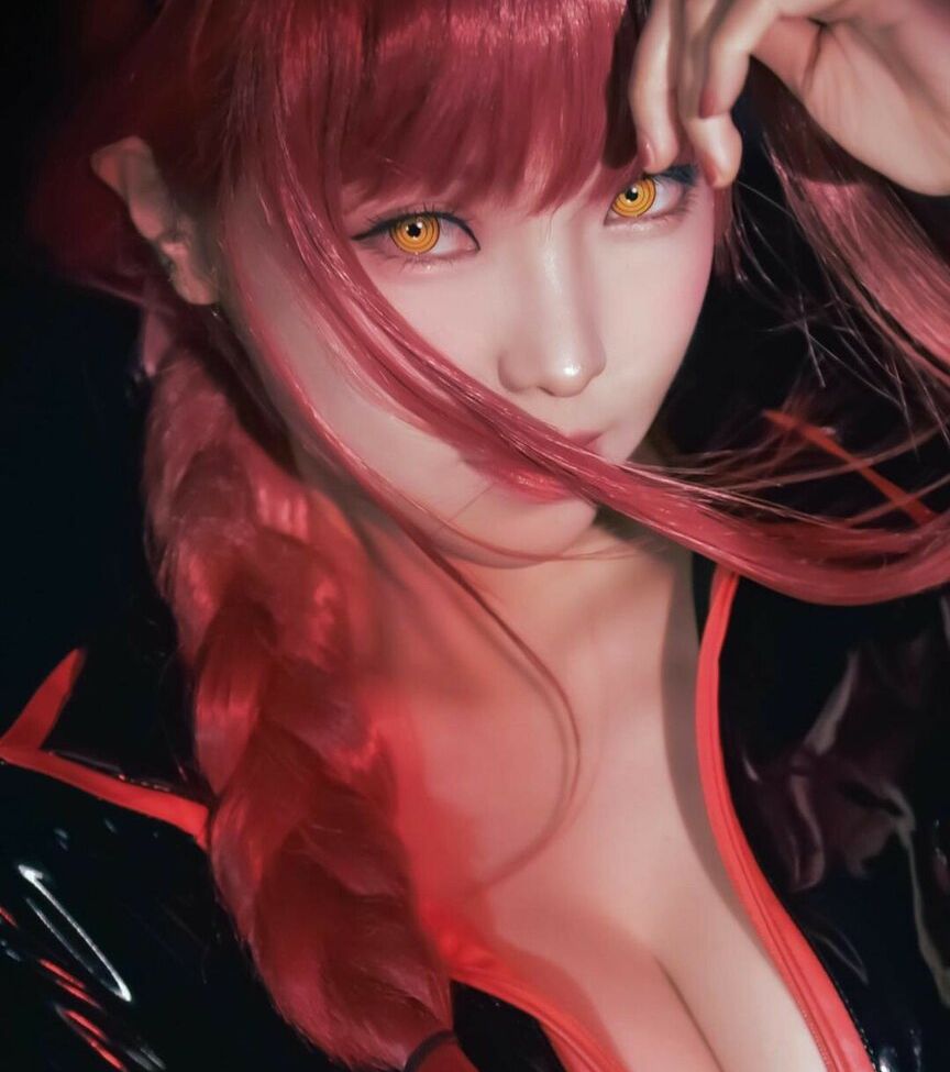 Eeelyeee nackt #108272532